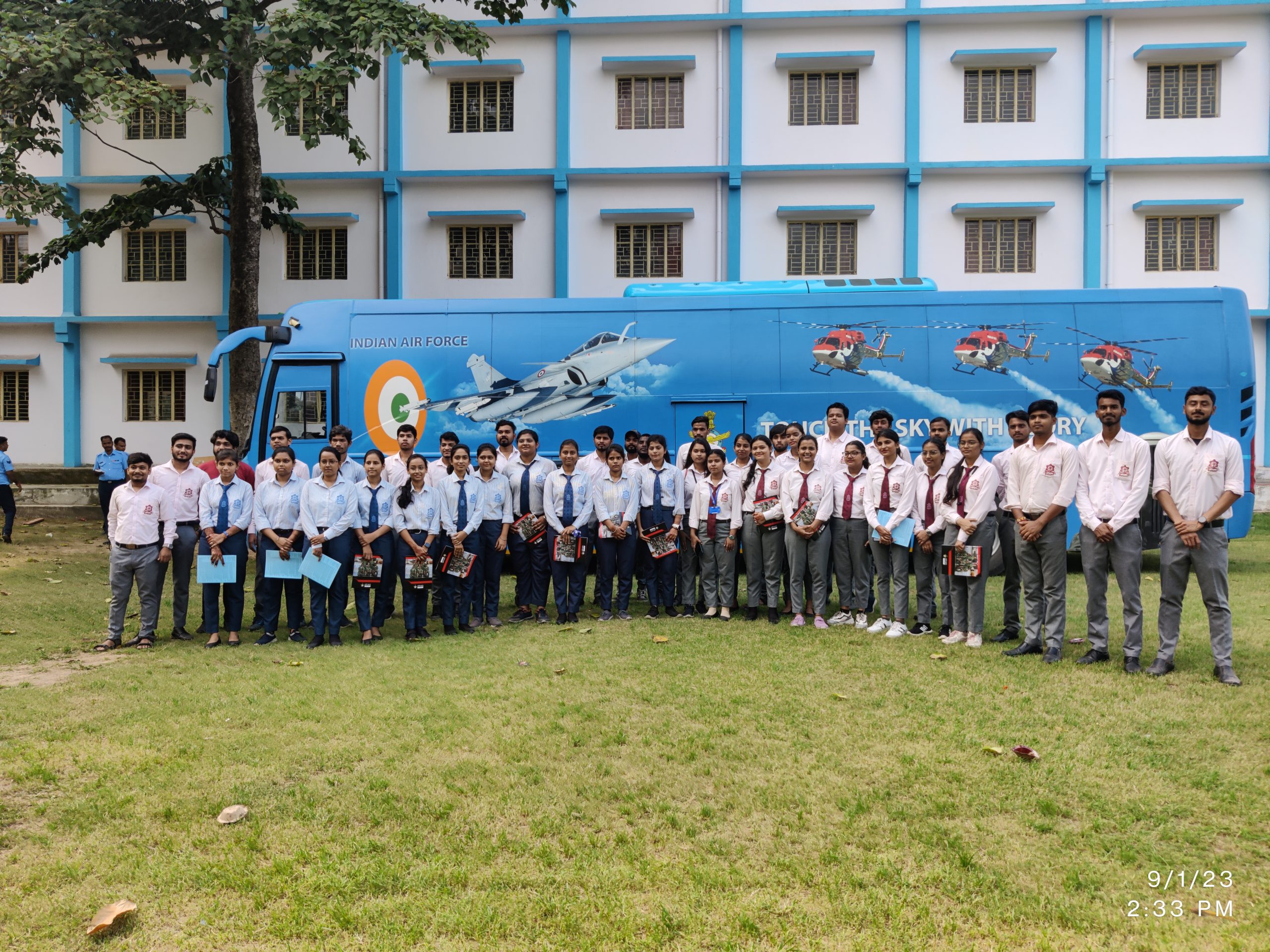 Hands-on training for the pre-final year and 2nd year students by Indian Air Force. (2021-25 and 2022-26) 